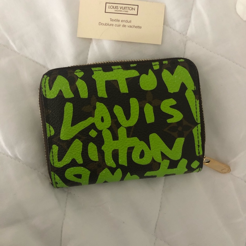 LOUIS VUITTON graffiti wallet